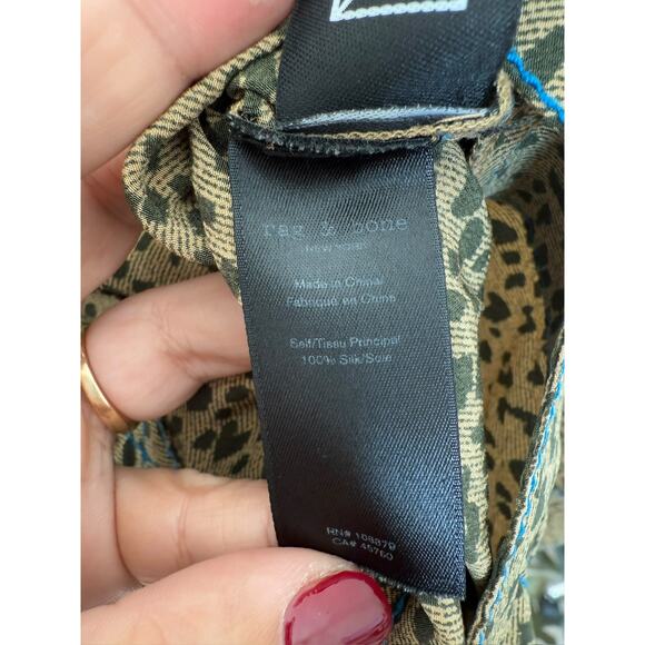 Rag & Bone Shields Leopard Print 100% Silk Blouse with Blue Stitching Size XXS - Picture 6 of 13